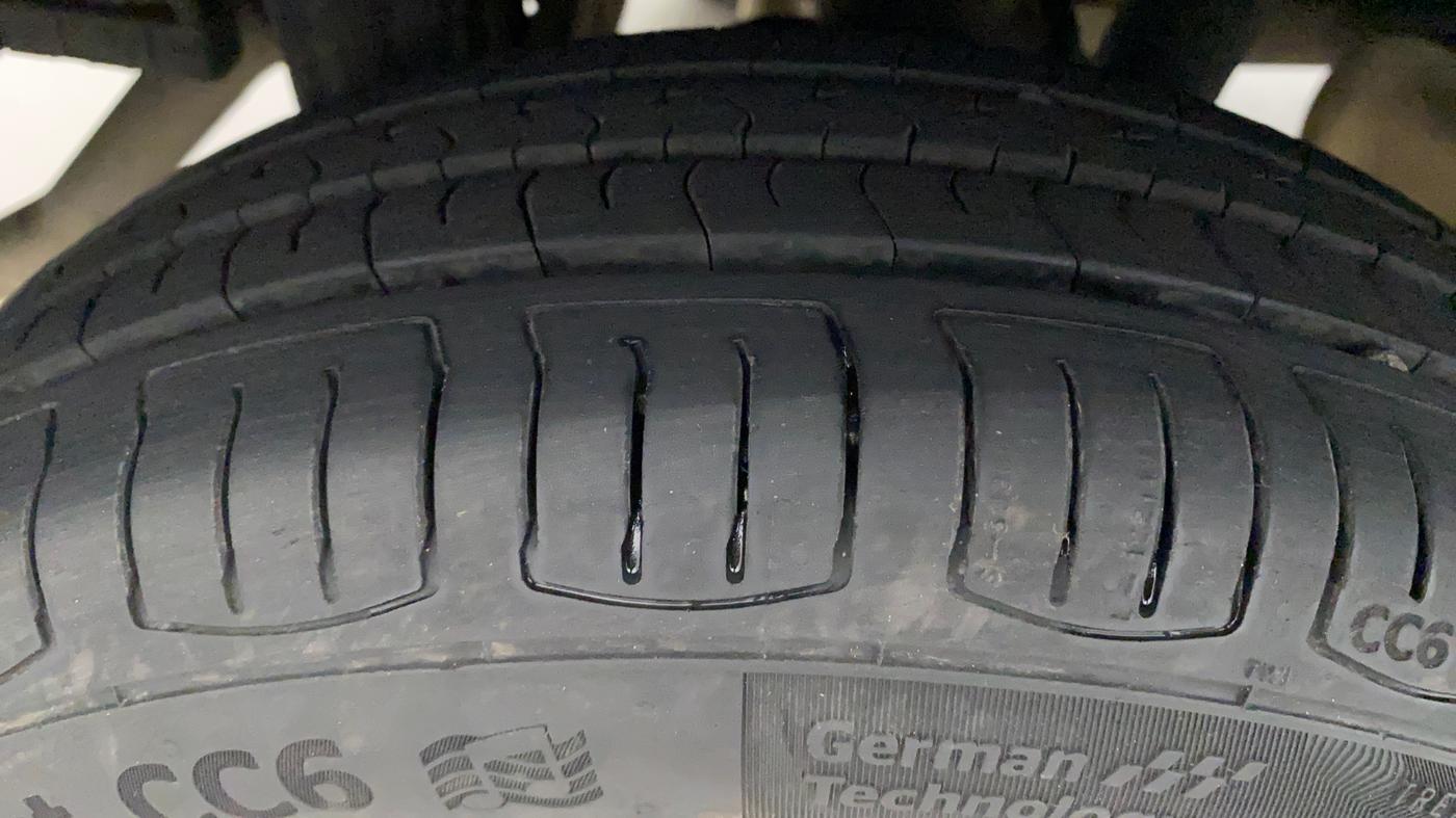 2015 Maruti Alto K10 VXI AMT, Petrol, Automatic, 41,464 km, Right Rear Tyre Tread