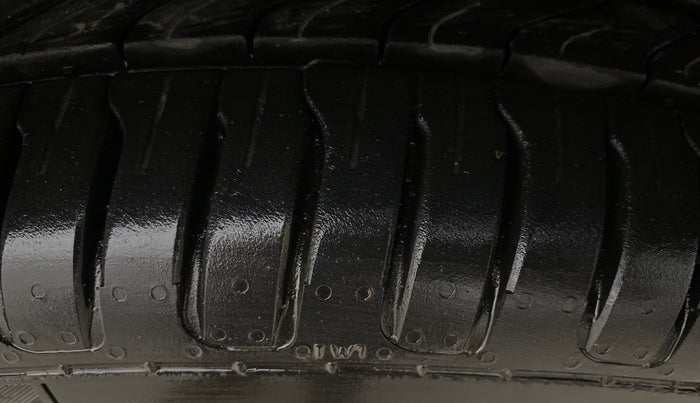 2019 Hyundai Elite i20 ASTA 1.2 (O), Petrol, Manual, 66,531 km, Right Front Tyre Tread