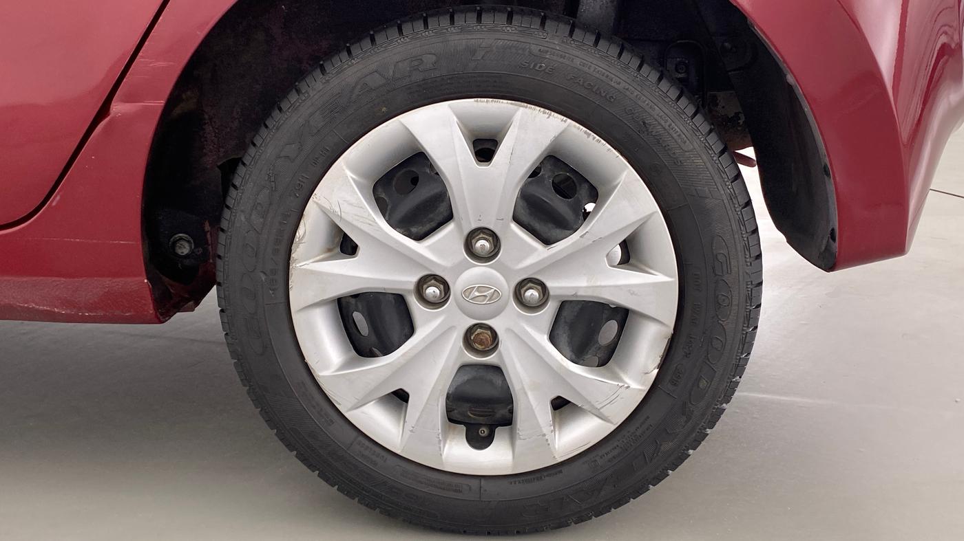 2016 Hyundai Grand i10 Magna 1.2 AT  VTVT, Petrol, Automatic, 19,606 km, Left Rear Wheel