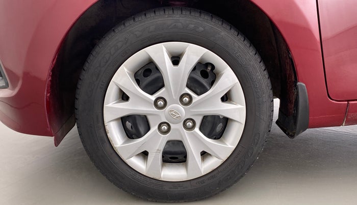 2016 Hyundai Grand i10 Magna 1.2 AT  VTVT, Petrol, Automatic, 19,606 km, Left Front Wheel