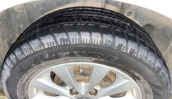 2013 Maruti Ertiga ZXI, Petrol, Manual, 85,295 km, Left Rear Tyre Tread