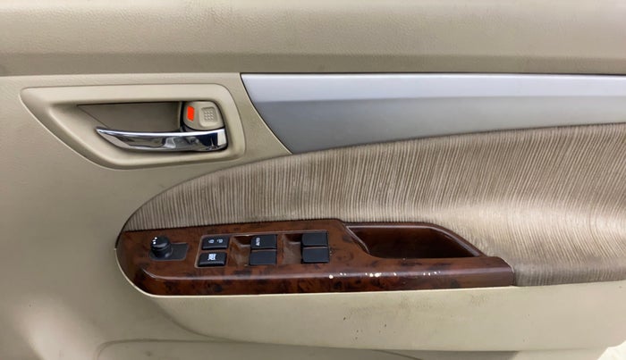 2013 Maruti Ertiga ZXI, Petrol, Manual, 85,295 km, Driver Side Door Panels Control
