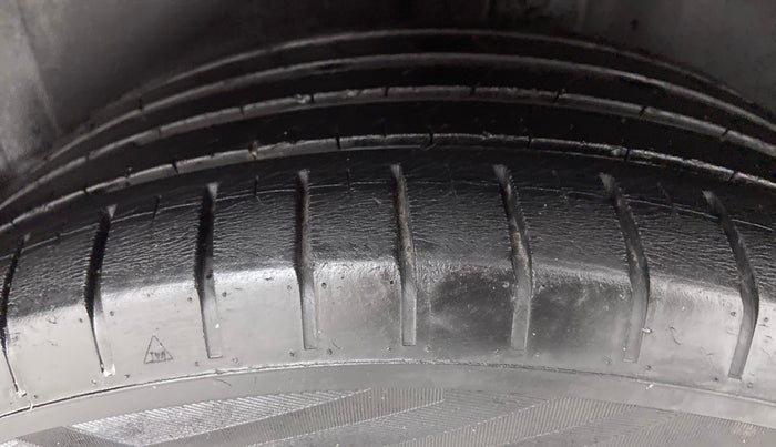 2017 Volkswagen Polo GT TSI 1.2 PETROL AT, Petrol, Automatic, 27,068 km, Left Rear Tyre Tread