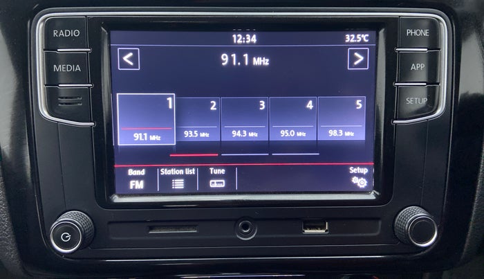 2017 Volkswagen Polo GT TSI 1.2 PETROL AT, Petrol, Automatic, 27,068 km, Infotainment System