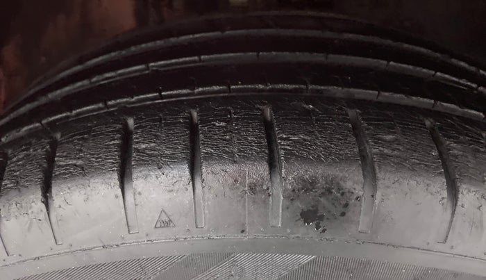 2017 Volkswagen Polo GT TSI 1.2 PETROL AT, Petrol, Automatic, 27,068 km, Right Front Tyre Tread