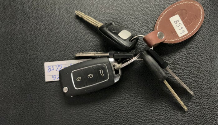 2015 Hyundai Grand i10 SPORTZ 1.2 KAPPA VTVT, Petrol, Manual, 71,943 km, Key Close Up