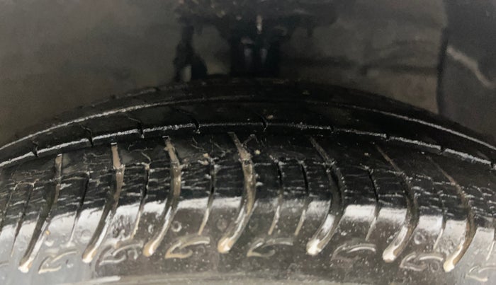 2015 Hyundai Grand i10 SPORTZ 1.2 KAPPA VTVT, Petrol, Manual, 71,943 km, Right Front Tyre Tread