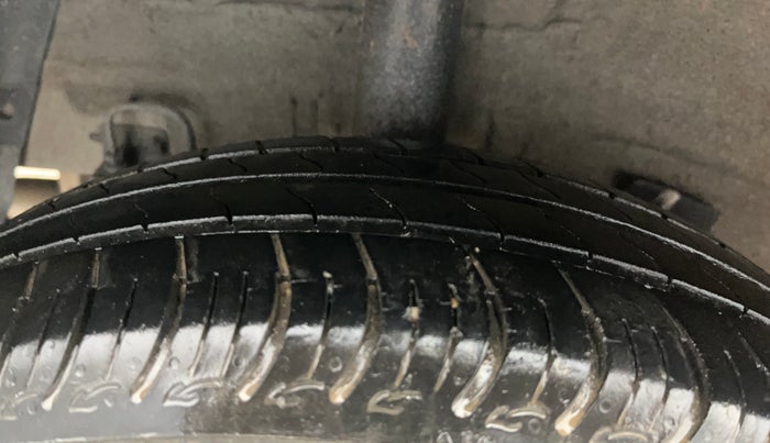 2015 Hyundai Grand i10 SPORTZ 1.2 KAPPA VTVT, Petrol, Manual, 71,943 km, Right Rear Tyre Tread