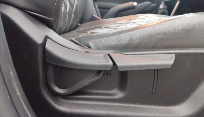 2019 KIA SELTOS HTK PLUS 1.5, Petrol, Manual, 22,632 km, Driver Side Adjustment Panel