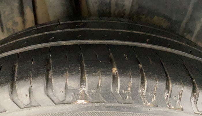 2019 Maruti XL6 ALPHA AT, Petrol, Automatic, 30,084 km, Right Rear Tyre Tread