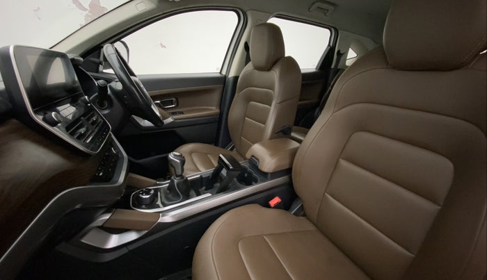 2019 Tata Harrier XZ 2.0L, Diesel, Manual, 77,988 km, Right Side Front Door Cabin