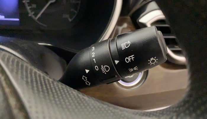 2019 Tata Harrier XZ 2.0L, Diesel, Manual, 77,988 km, Dashboard - Headlight height adjustment not working