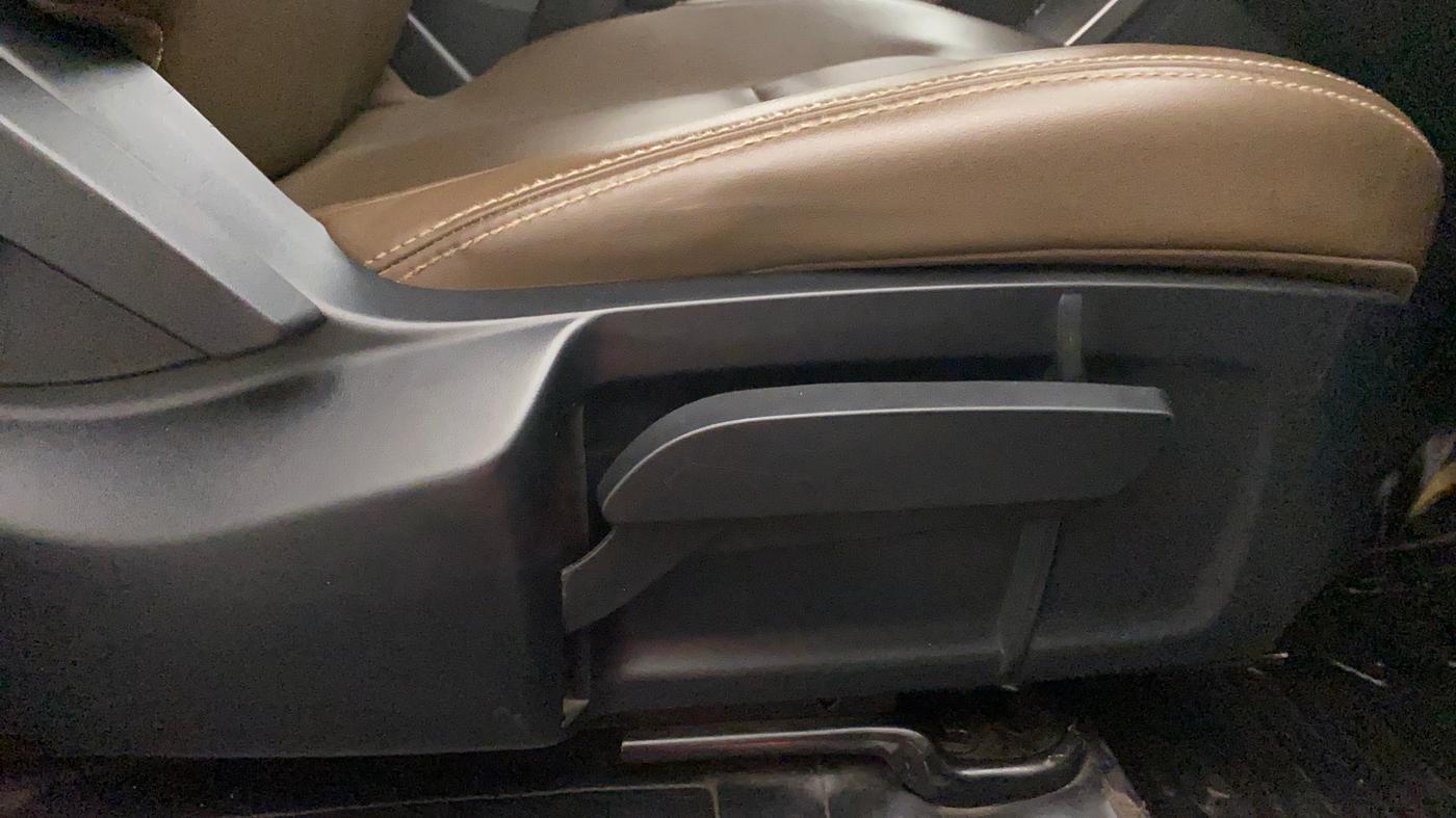 2019 Tata Harrier XZ 2.0L, Diesel, Manual, 77,988 km, Driver Side Adjustment Panel