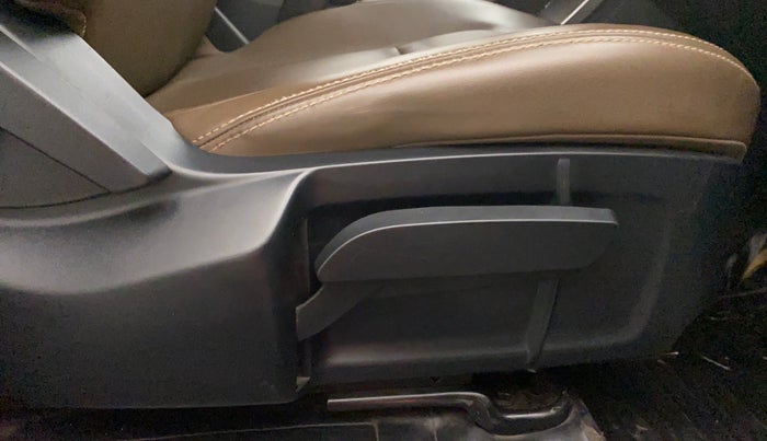 2019 Tata Harrier XZ 2.0L, Diesel, Manual, 77,988 km, Driver Side Adjustment Panel