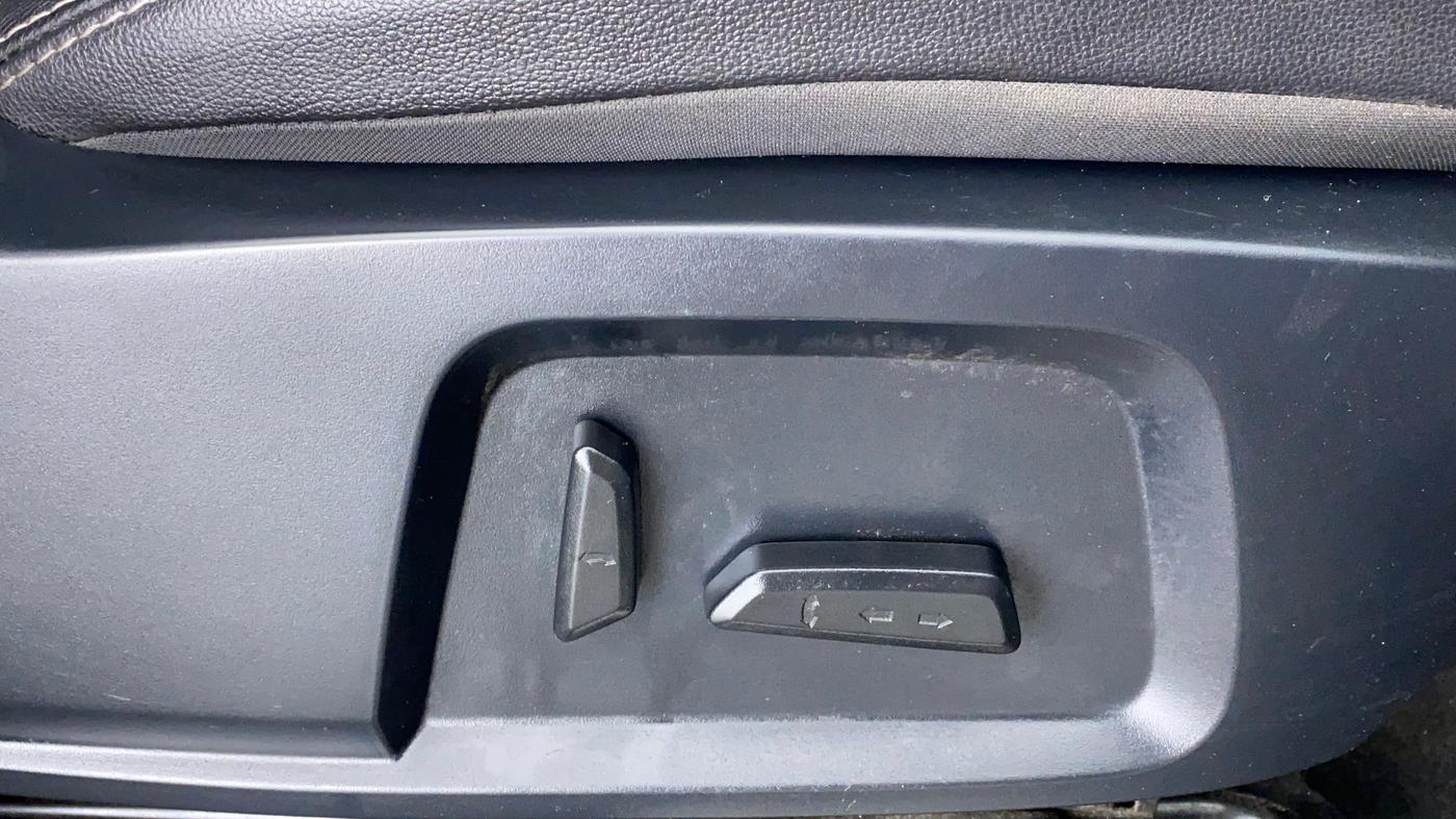 2021 Tata Harrier XZA+ DARK EDITION, Diesel, Automatic, 61,943 km, Driver Side Adjustment Panel