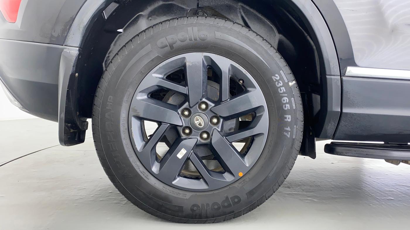 2021 Tata Harrier XZA+ DARK EDITION, Diesel, Automatic, 61,943 km, Right Rear Wheel