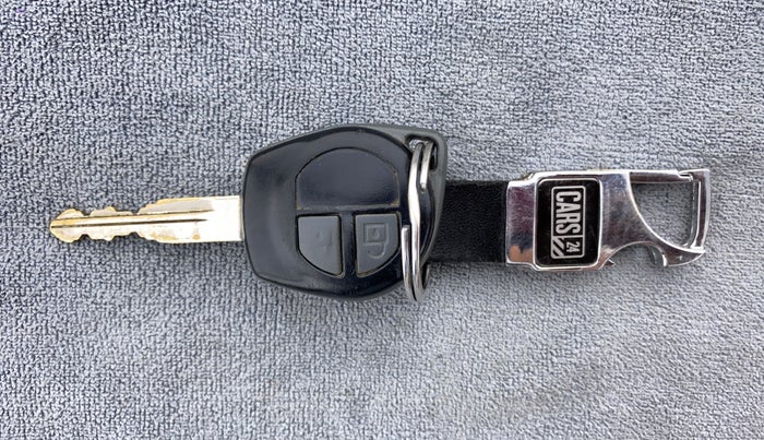 2013 Maruti Swift VXI D, Petrol, Manual, 69,954 km, Key Close Up