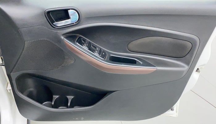 2018 Ford FREESTYLE TITANIUM 1.2 TI-VCT MT, Petrol, Manual, 74,462 km, Driver Side Door Panels Control