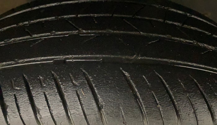 2022 Renault Kiger RXZ TURBO MT, Petrol, Manual, 29,368 km, Right Front Tyre Tread