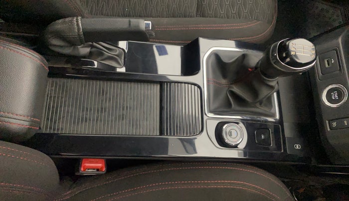 2022 Renault Kiger RXZ TURBO MT, Petrol, Manual, 29,368 km, Gear Lever