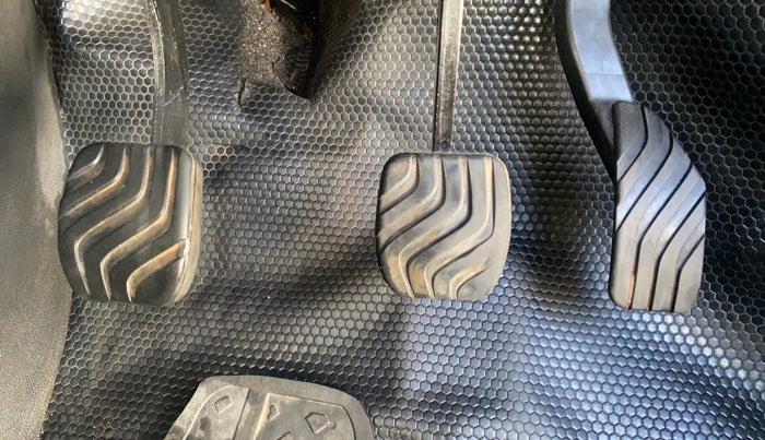 2022 Renault Kiger RXZ TURBO MT, Petrol, Manual, 29,368 km, Pedals