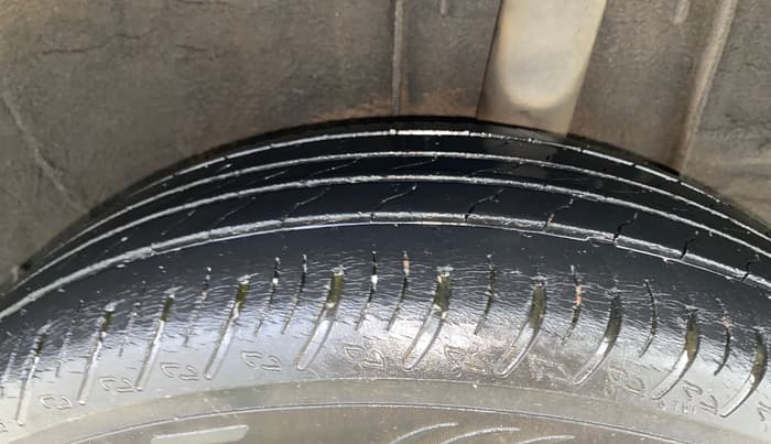 2021 Nissan MAGNITE XL, Petrol, Manual, 17,902 km, Left Rear Tyre Tread