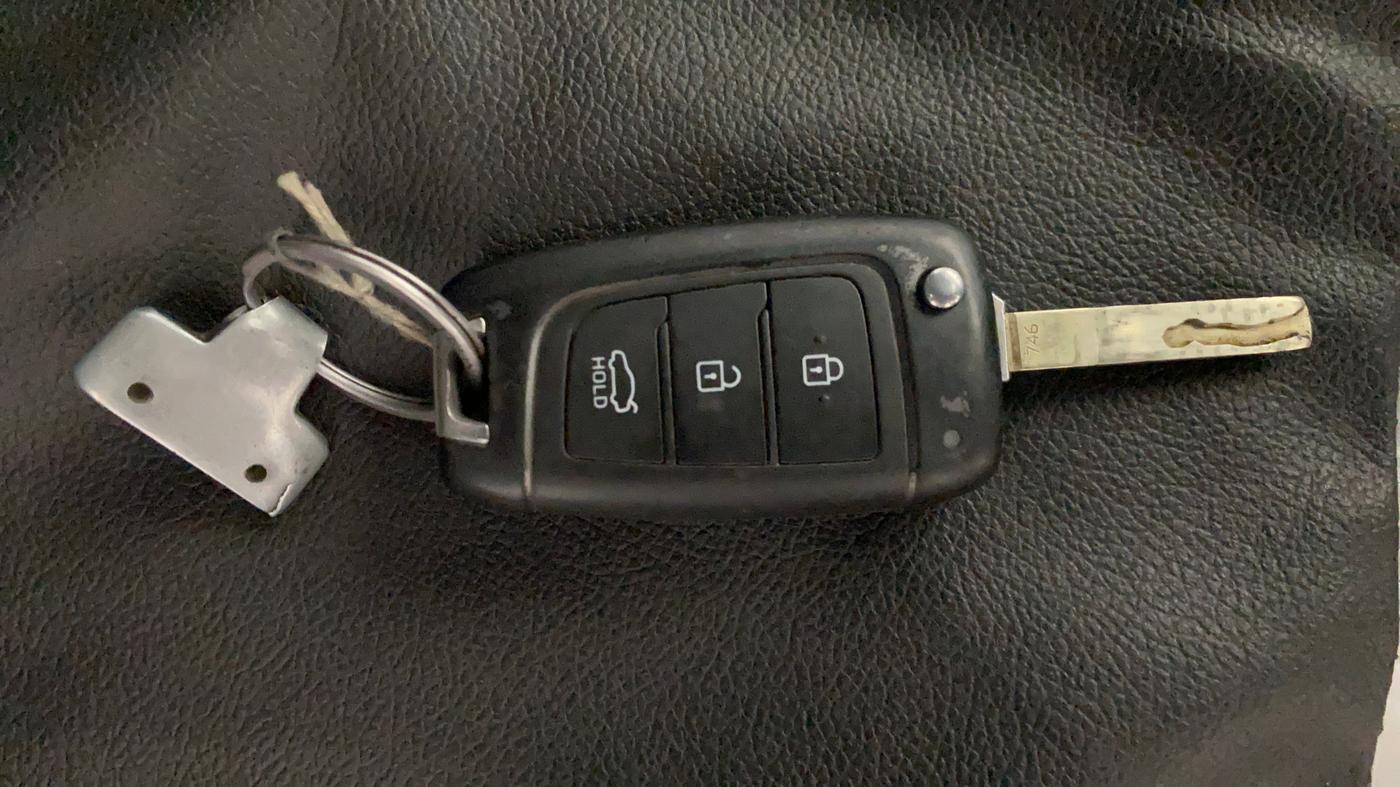 2022 Hyundai Verna S PLUS 1.5 CRDI, Diesel, Manual, 40,110 km, Key Close Up