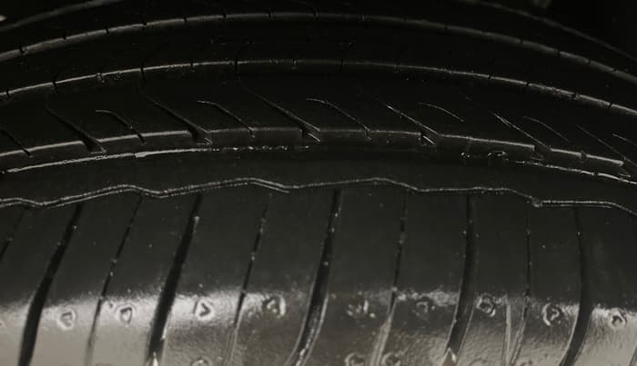 2014 Ford Ecosport TITANIUM 1.5L PETROL, Petrol, Manual, 1,15,767 km, Left Rear Tyre Tread