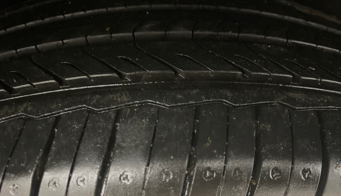 2014 Ford Ecosport TITANIUM 1.5L PETROL, Petrol, Manual, 1,15,767 km, Right Rear Tyre Tread