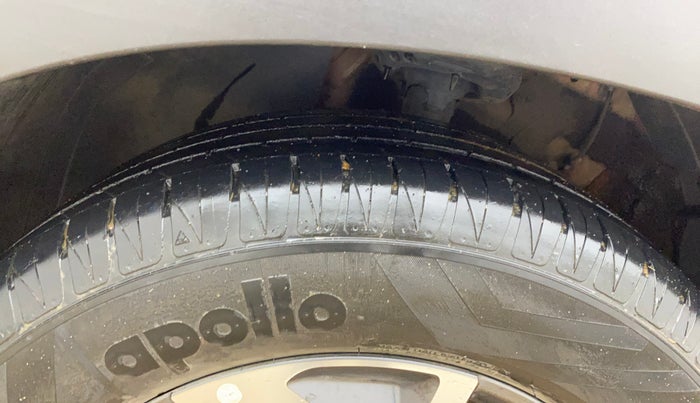 2022 KIA SONET HTX 1.5, Diesel, Manual, 33,023 km, Left Front Tyre Tread