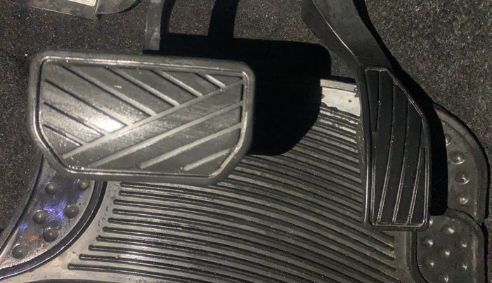 2020 Maruti S Cross ZETA AT 1.5, Petrol, Automatic, 31,439 km, Pedals