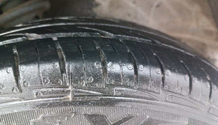 2014 Maruti Alto 800 LXI, Petrol, Manual, 59,414 km, Right Front Tyre Tread