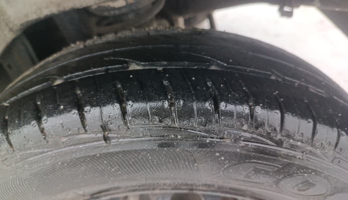 2014 Maruti Alto 800 LXI, Petrol, Manual, 59,414 km, Left Rear Tyre Tread