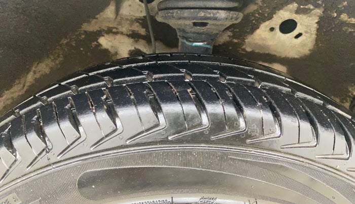 2015 Maruti Wagon R 1.0 LXI CNG, CNG, Manual, 92,101 km, Right Front Tyre Tread