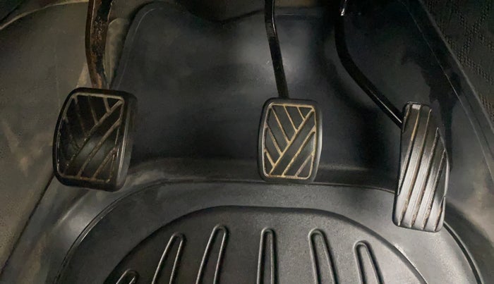 2015 Maruti Wagon R 1.0 LXI CNG, CNG, Manual, 92,101 km, Pedals