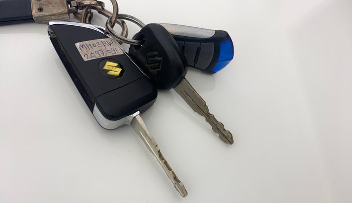 2015 Maruti Wagon R 1.0 LXI CNG, CNG, Manual, 92,101 km, Key Close Up