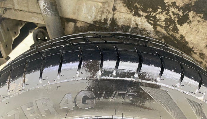 2015 Maruti Wagon R 1.0 LXI CNG, CNG, Manual, 92,101 km, Right Rear Tyre Tread