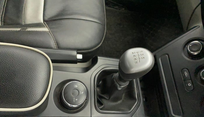 2018 Tata NEXON XE PETROL, Petrol, Manual, 98,561 km, Gear Lever
