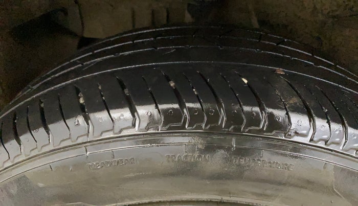 2018 Tata NEXON XE PETROL, Petrol, Manual, 98,561 km, Right Rear Tyre Tread