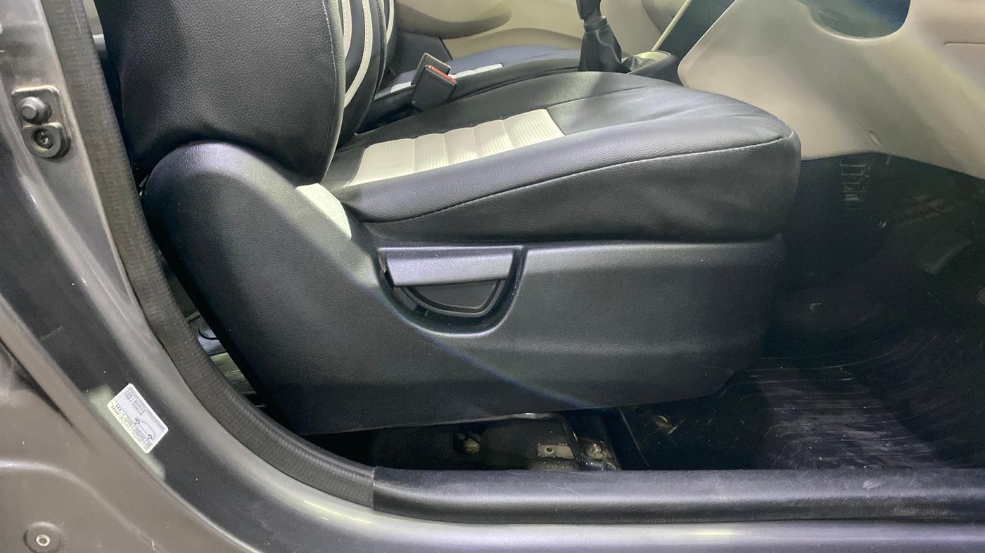 2020 Hyundai NEW SANTRO ERA EXECUTIVE, Petrol, Manual, 27,716 km, Driver Side Adjustment Panel