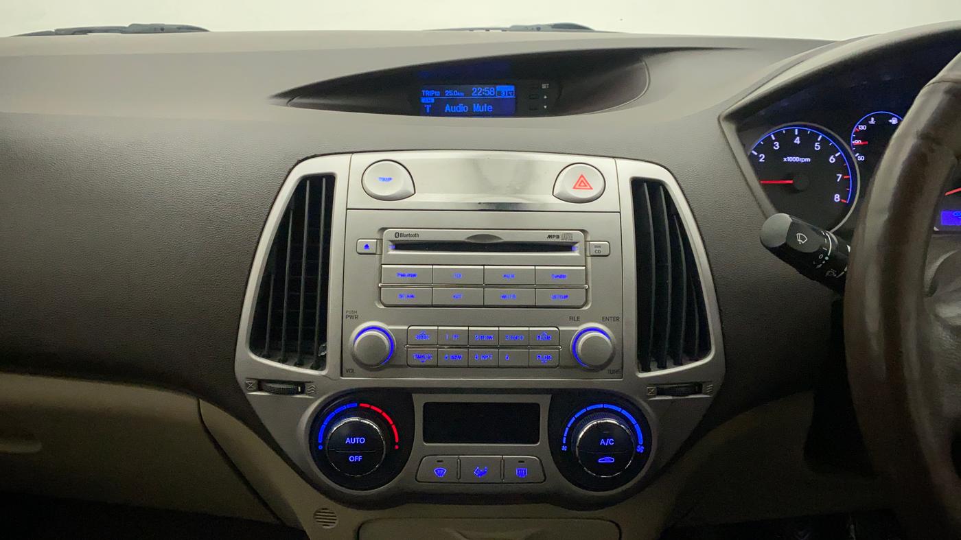 2011 Hyundai i20 SPORTZ (O) 1.2, Petrol, Manual, 72,888 km, Air Conditioner