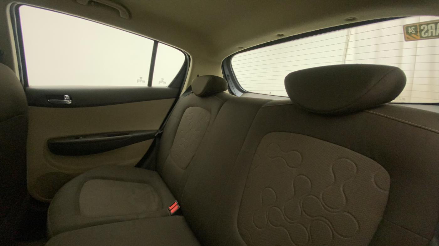 2011 Hyundai i20 SPORTZ (O) 1.2, Petrol, Manual, 72,888 km, Right Side Rear Door Cabin