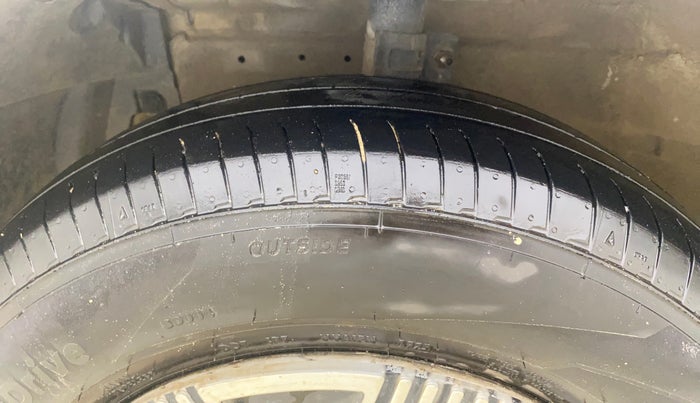 2016 Maruti Swift LXI, Petrol, Manual, 79,967 km, Left Front Tyre Tread