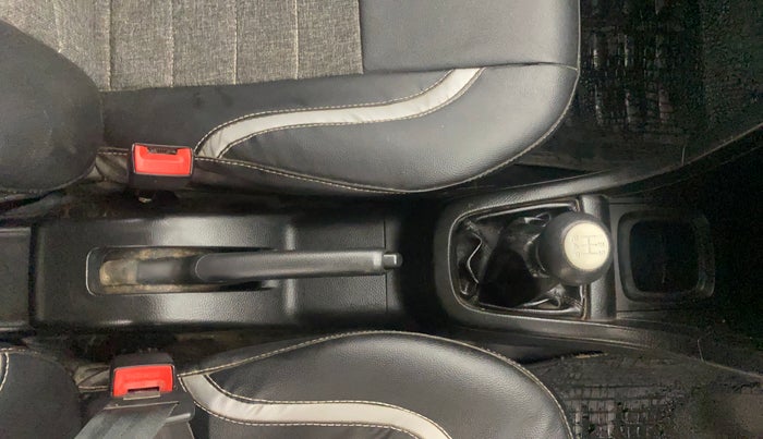 2016 Maruti Swift LXI, Petrol, Manual, 79,967 km, Gear Lever