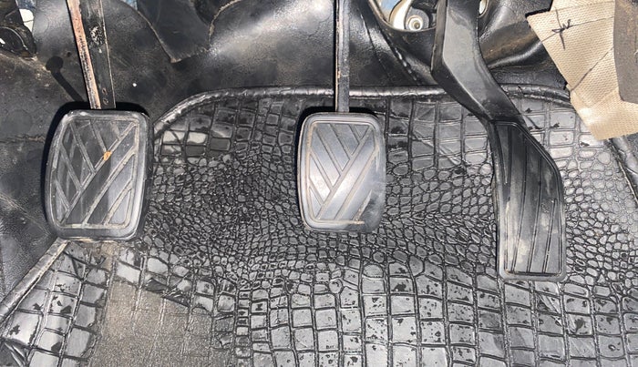 2016 Maruti Swift LXI, Petrol, Manual, 79,967 km, Pedals