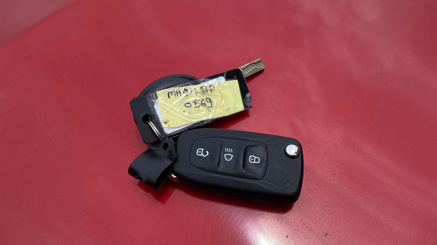 2023 Tata ALTROZ XM PLUS CNG, CNG, Manual, 11,622 km, Key Close Up