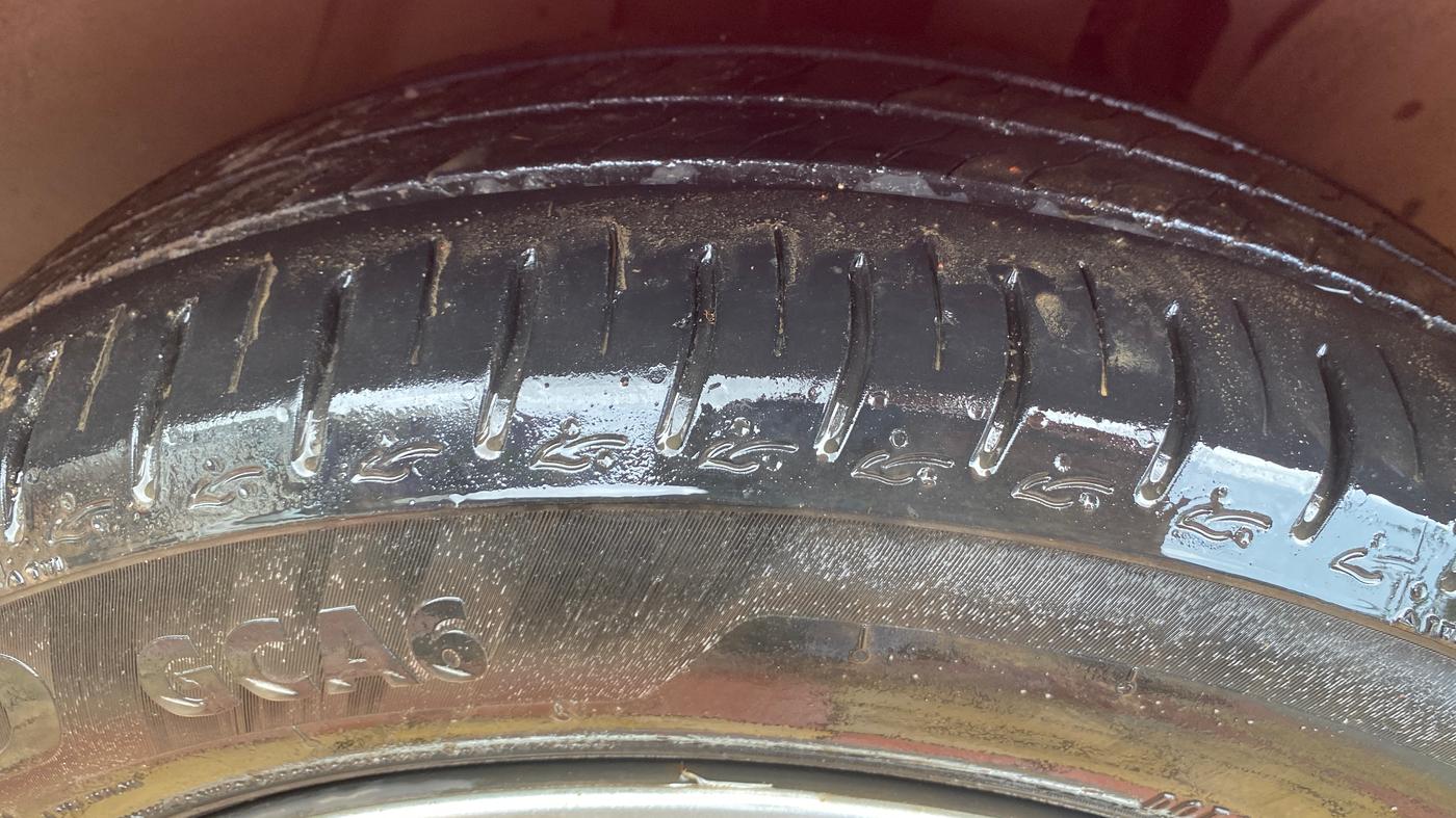 2023 Tata ALTROZ XM PLUS CNG, CNG, Manual, 11,622 km, Right Front Tyre Tread