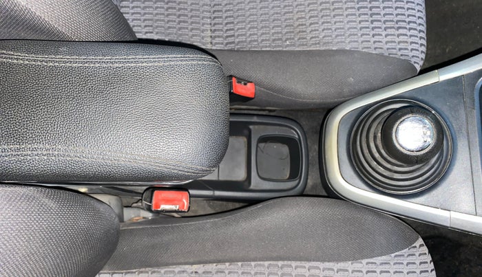 2014 Maruti Ritz VXI, Petrol, Manual, 1,02,864 km, Gear Lever