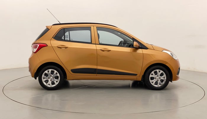 2016 Hyundai Grand i10 SPORTZ 1.2 KAPPA VTVT, Petrol, Manual, 33,940 km, Right Side View