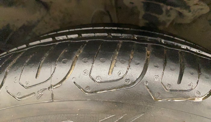 2013 Hyundai i20 SPORTZ 1.2, Petrol, Manual, 49,054 km, Left Front Tyre Tread